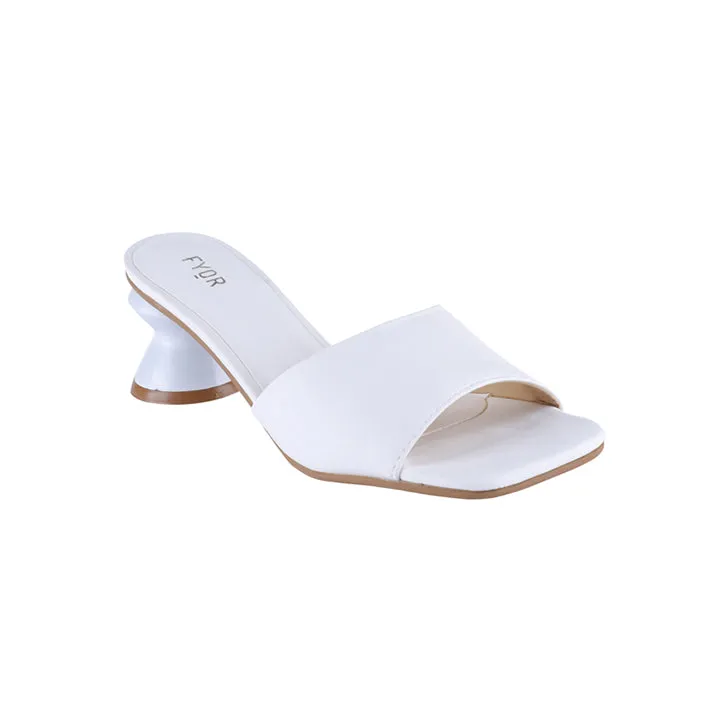 Circle Interest Heel Sandal BSS 057