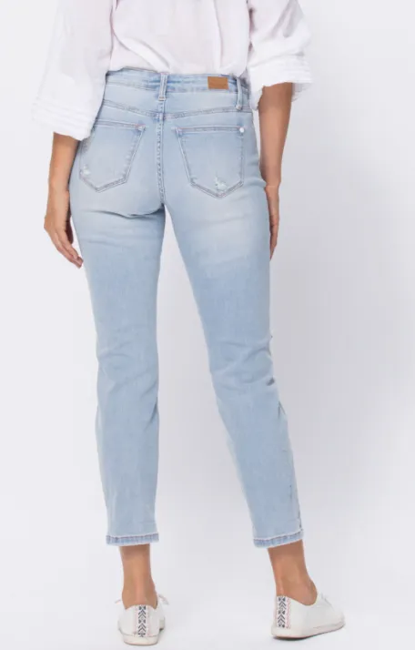 Super Light Destroyed Boyfriend Jeans